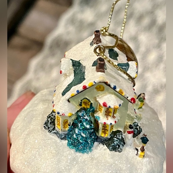 Ashton-Drake THOMAS KINKADE Sleigh Bells Christmas Ornament, Cottage on a Bell - Picture 6 of 9